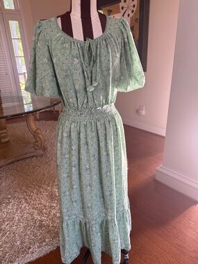 Max Studio London Green Boho Floral Maxi Dress Smocked Waist Puff Sleeve Medium